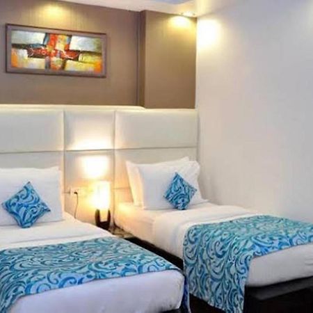 Hotel Elegance New Delhi Exterior photo