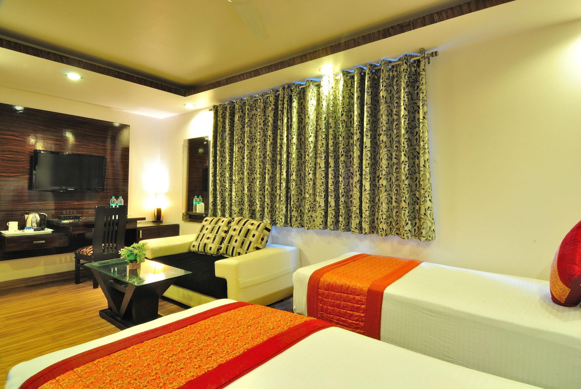 Hotel Elegance New Delhi Exterior photo