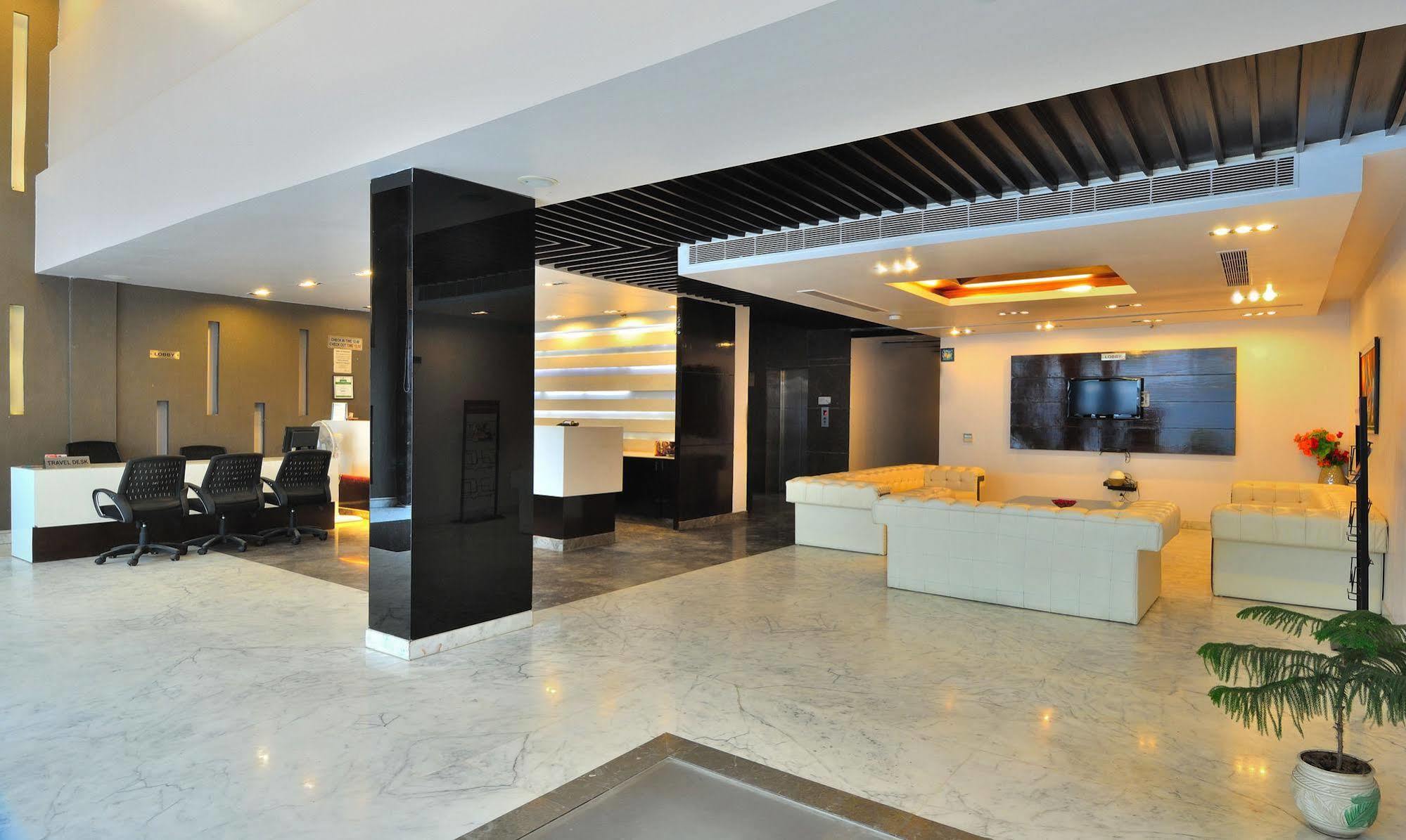 Hotel Elegance New Delhi Exterior photo
